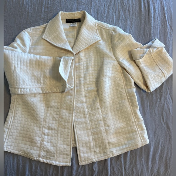 Quilted White Blazer Lined Harve Benard, women’s size 16W Long Sleeve Fold Cuff - Picture 8 of 13